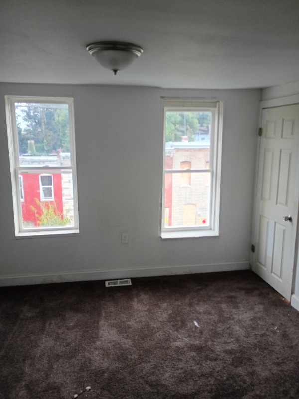 Building Photo - 2554 Hollins St