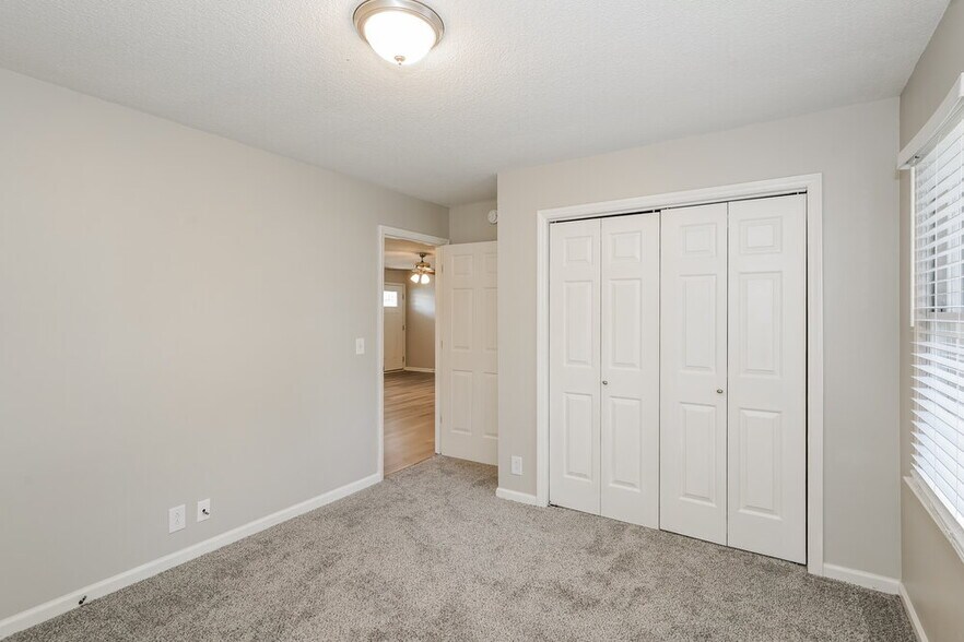 Building Photo - 1811 Peartree Ct