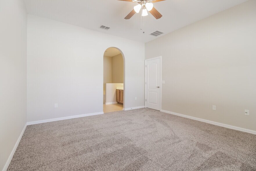 Building Photo - 4831 Petal Pawpaw Ln