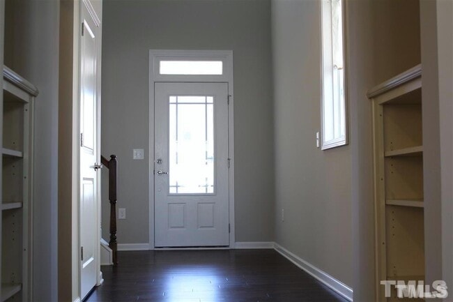 Building Photo - Beautiful 3BR Home in Desirable Kitts Creek RTP Location - MASTER DOWN