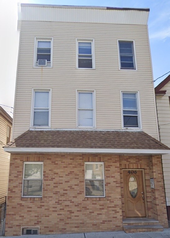 2nd floor for rent - 406 N 2nd St