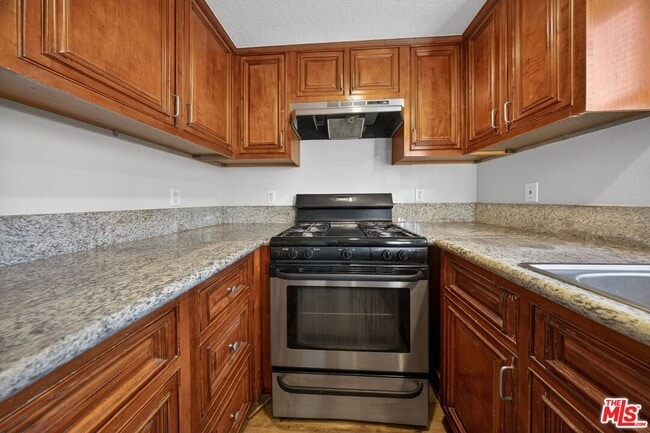 Building Photo - 11063 Cumpston St