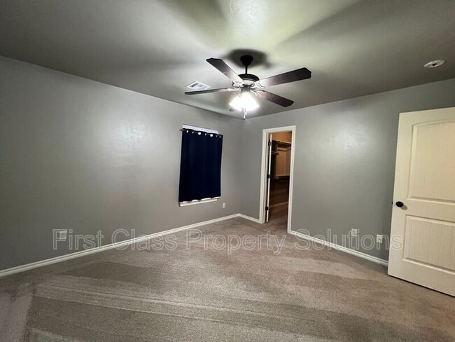 Building Photo - 129 Ashley Dr
