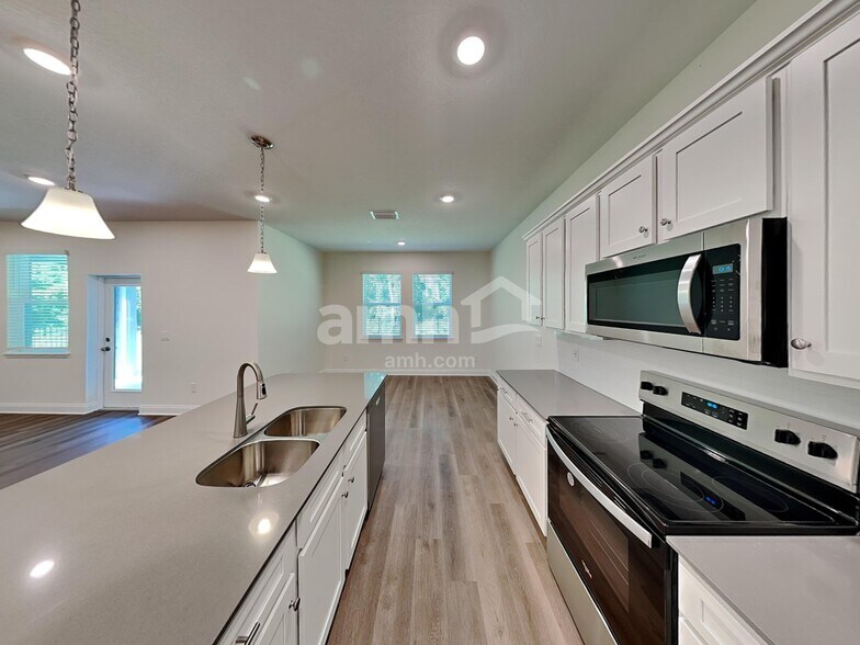 Building Photo - 2704 Sunrise Lndg Lp