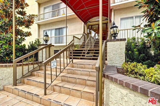 Building Photo - 10747 Wilshire Blvd