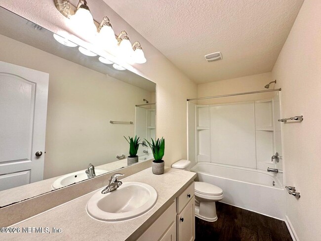 Building Photo - 336 Aralia Ln