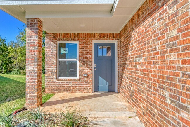 Building Photo - 1002 Varenna Ct