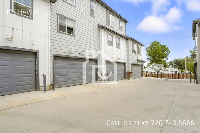 Building Photo - 9490 W 14th Ave