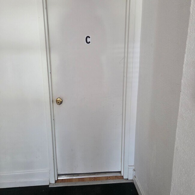 Building Photo - Welcome to the heart of downtown Historic ...