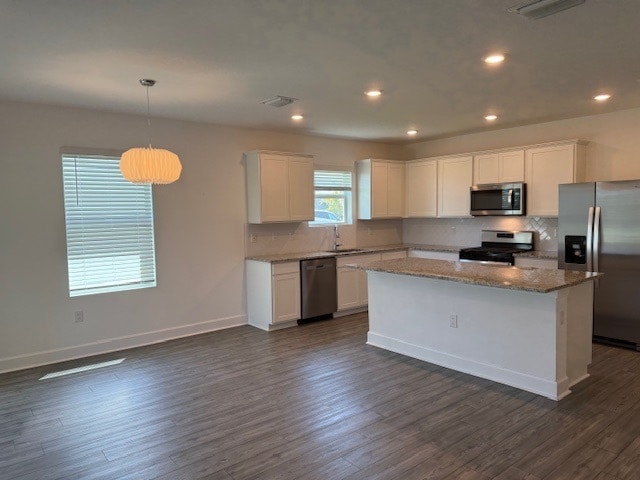 Building Photo - 42455 Cascade Dr