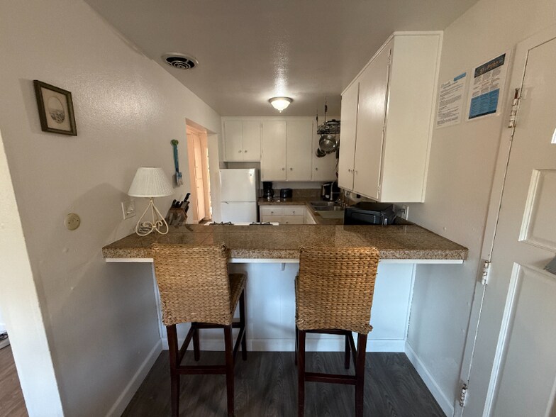 Building Photo - 822 Island Ct
