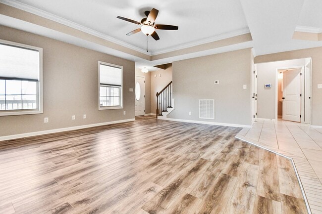Building Photo - Pet Friendly Three Bedroom with Bonus!