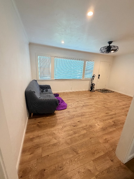 Building Photo - 1240 Kenneth St