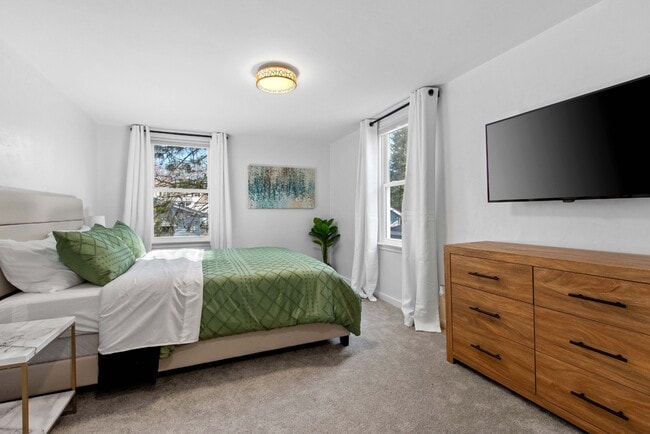 Building Photo - 916 Quincy St