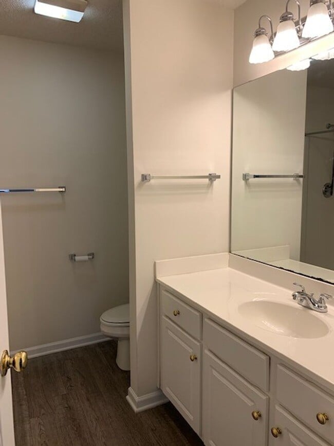 Building Photo - P201