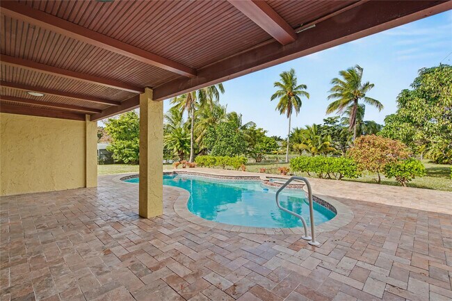 Building Photo - 8619 SW 51st St