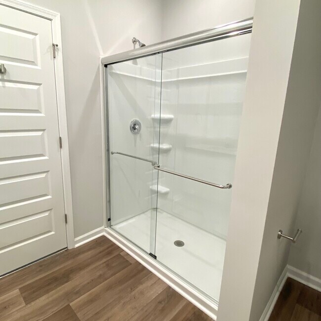 Building Photo - 3336 Mid Summer Ln