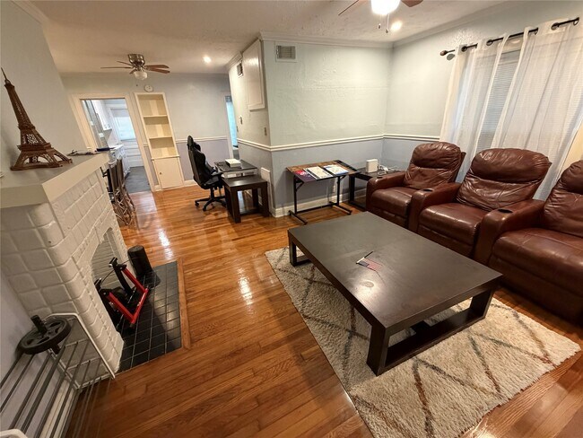 Building Photo - 1109 Autrey St