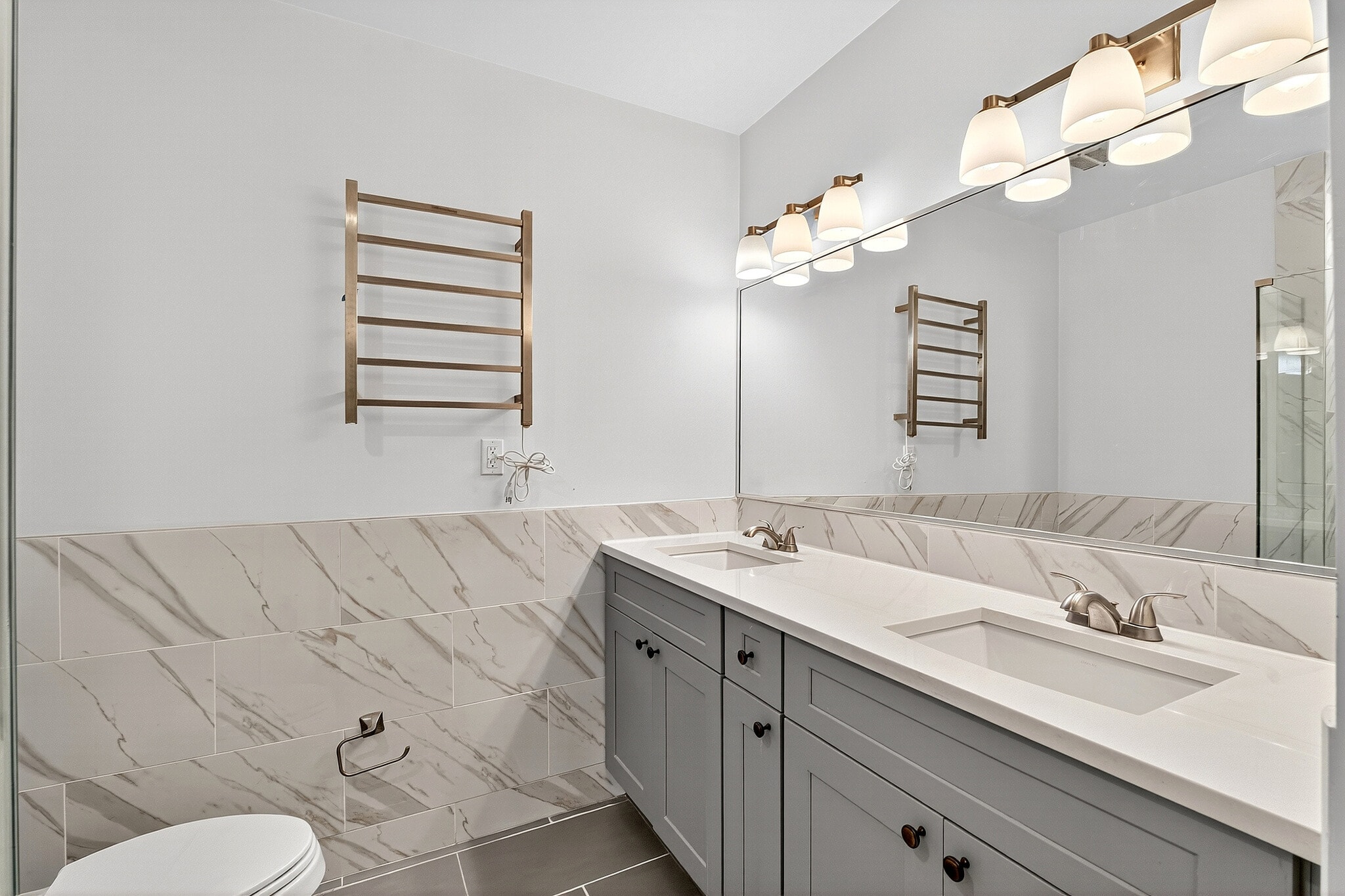 Building Photo - 58 Giles Ave