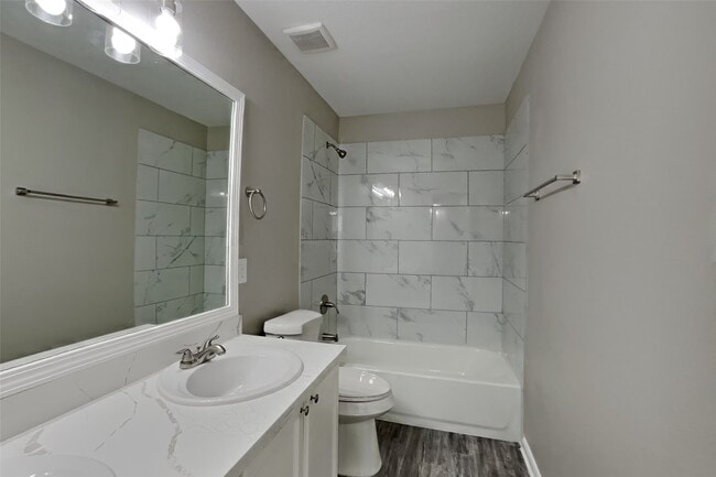 Building Photo - 2714 Woodspring Forest Dr