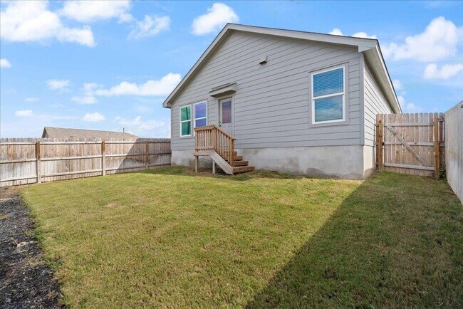 Building Photo - 1359 White Willow Dr