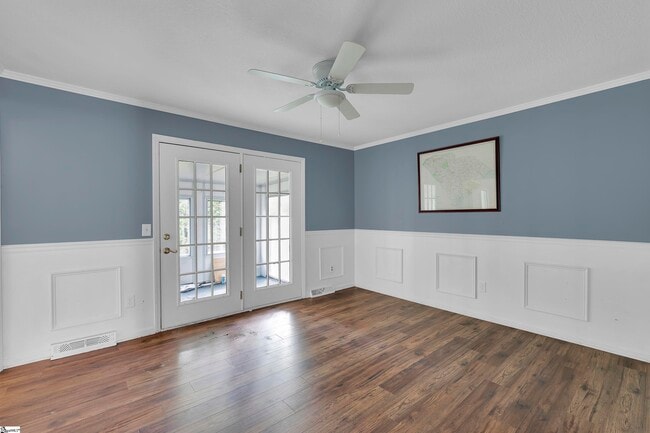 Building Photo - 203 Roper Mountain Rd Ext