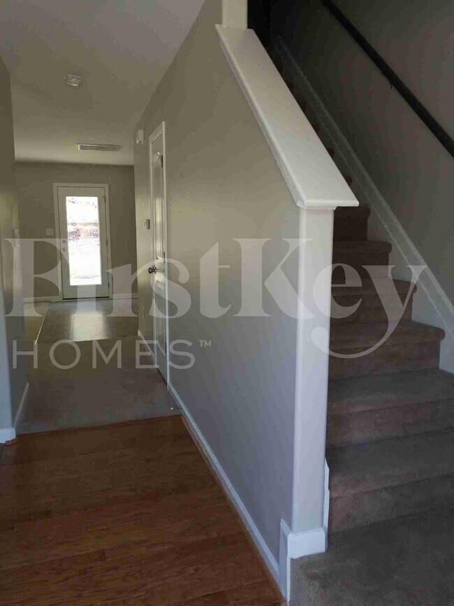 Building Photo - 901 Leatherstone Ln