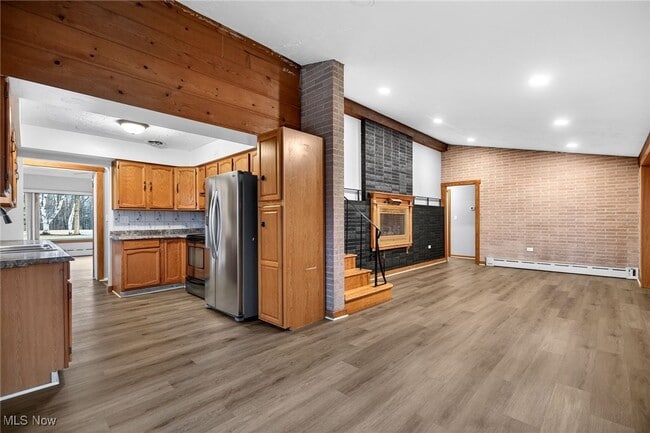 Building Photo - 3863 Wiltshire Rd