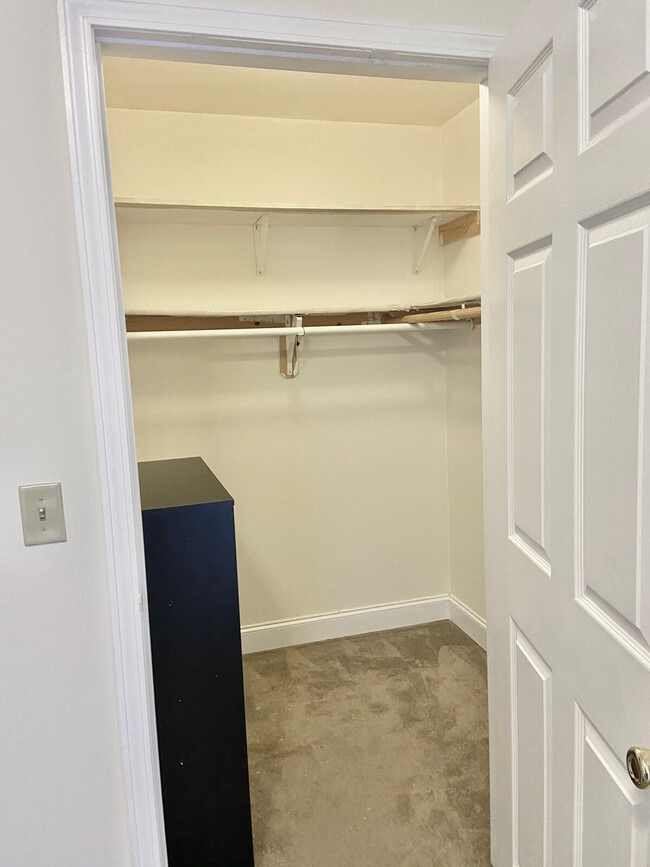 Building Photo - 416 Madison St