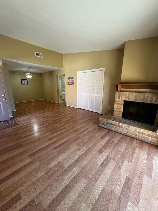 Building Photo - 10555 Turtlewood Ct