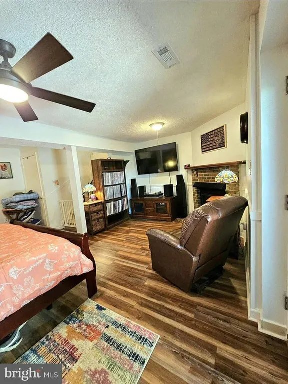 Building Photo - 15110 Catalpa Ct