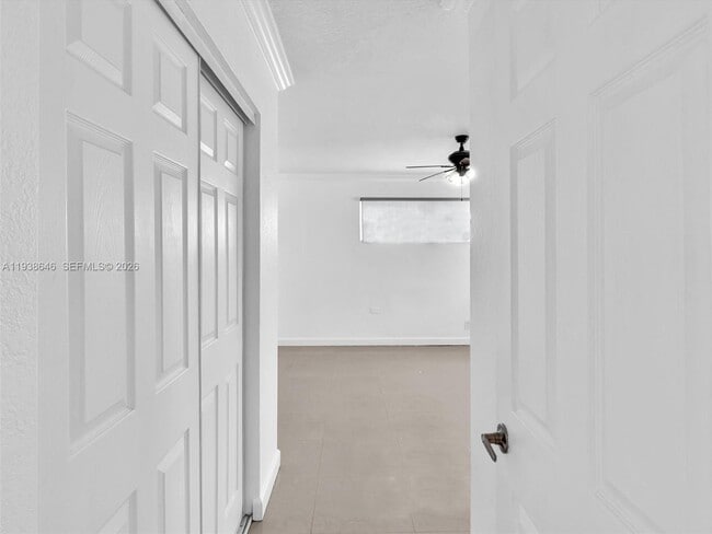 Building Photo - 4416 SW 35th Ave