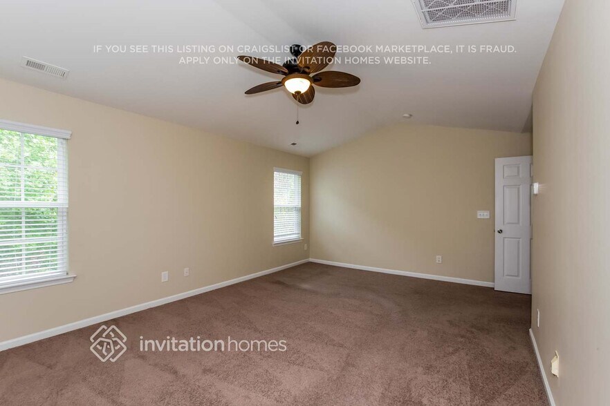 Building Photo - 12132 Palomar Dr