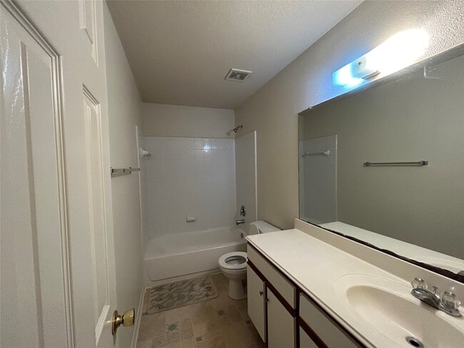 Building Photo - 15719 Wisteria Hill St