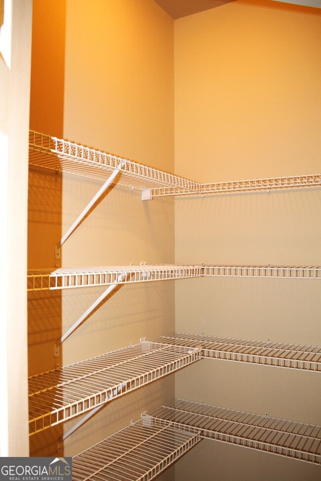 Building Photo - 3328 Castleberry Village Cir