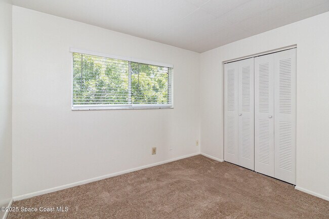 Building Photo - 204 Seminole Ave W