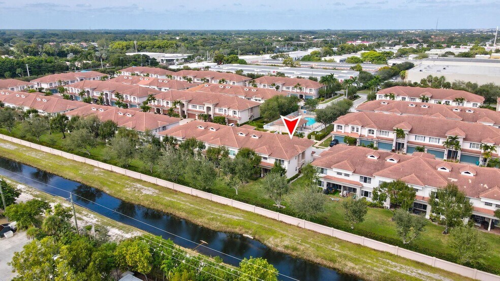 Building Photo - 47 Lancaster Rd