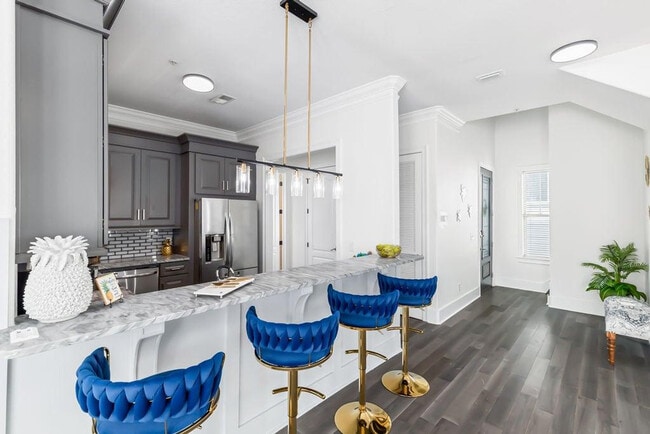 Building Photo - 337 Grande Pointe Cir