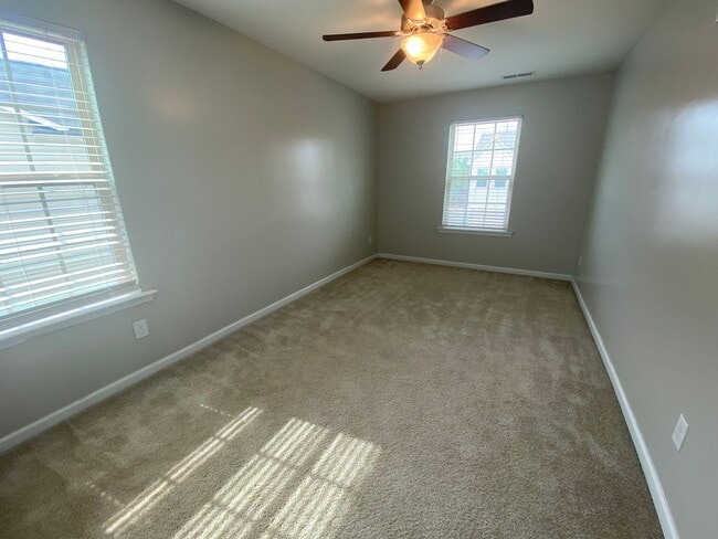 Building Photo - **Charming 3/2.5 Townhome in Clayton**