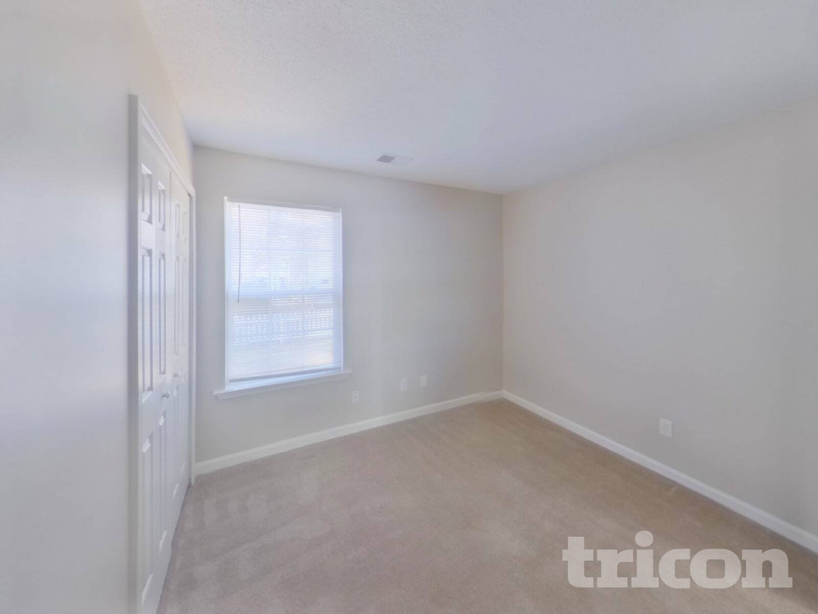 Building Photo - 562 Chisolm Way