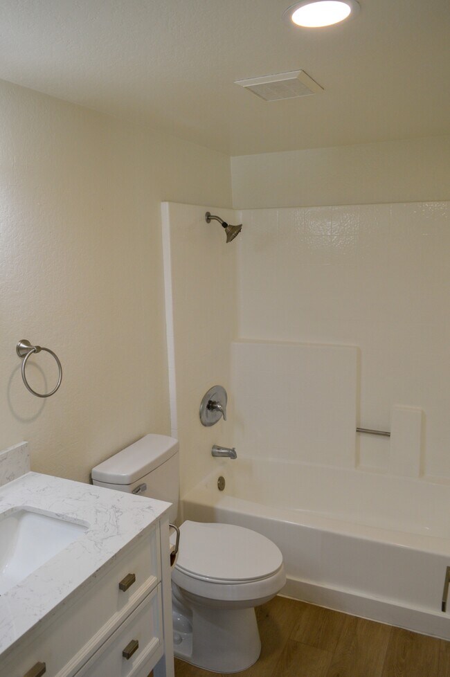 Building Photo - 3535 Banbury Dr