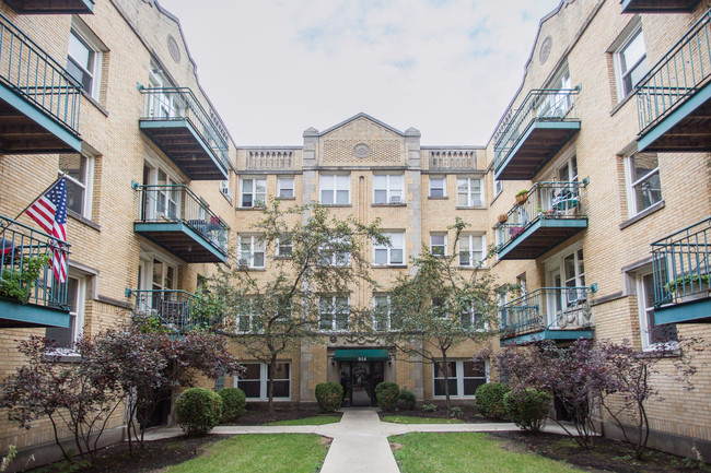 Building Photo - Dakin Court - 910 W Dakin St