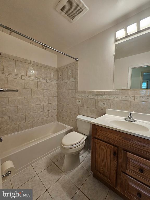 Building Photo - 5683 Ravenel Ln