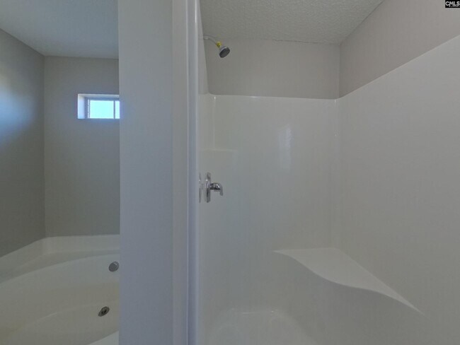 Building Photo - 411 Fox Trot Dr
