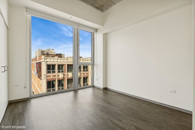 Building Photo - 1920 N Milwaukee Ave