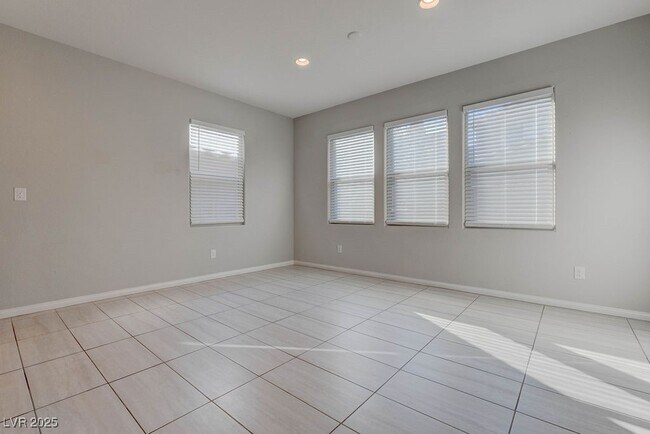 Building Photo - 12847 Slipknot St