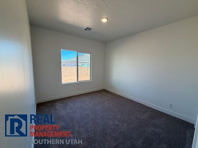 Building Photo - Brand New Home near Sand Hollow