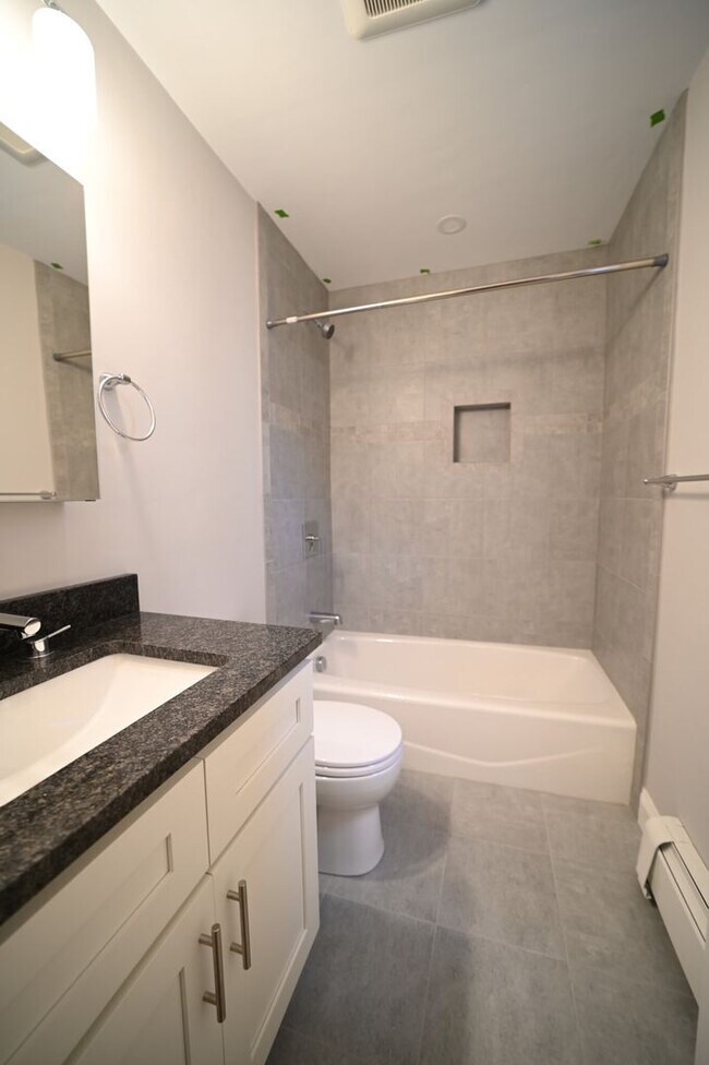 Building Photo - 3Br/2Bth in Brookline! Close to Rt.9, very quiet area, walk to JP Pond!