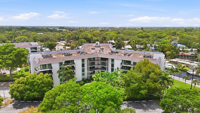 Building Photo - 1301 River Reach Dr