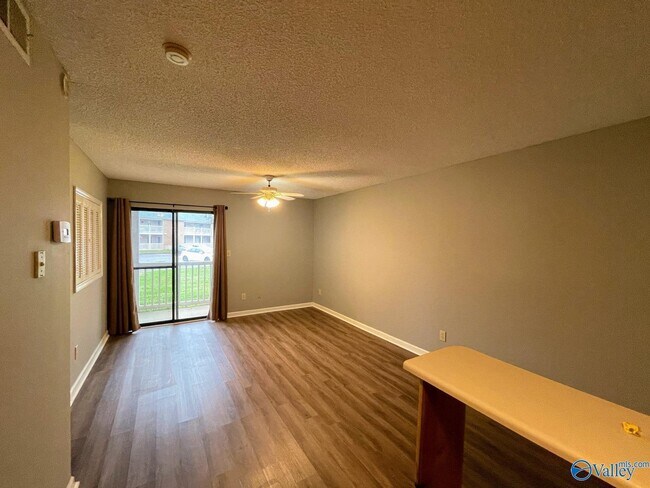 Building Photo - 6634 Willow Pointe Dr NW